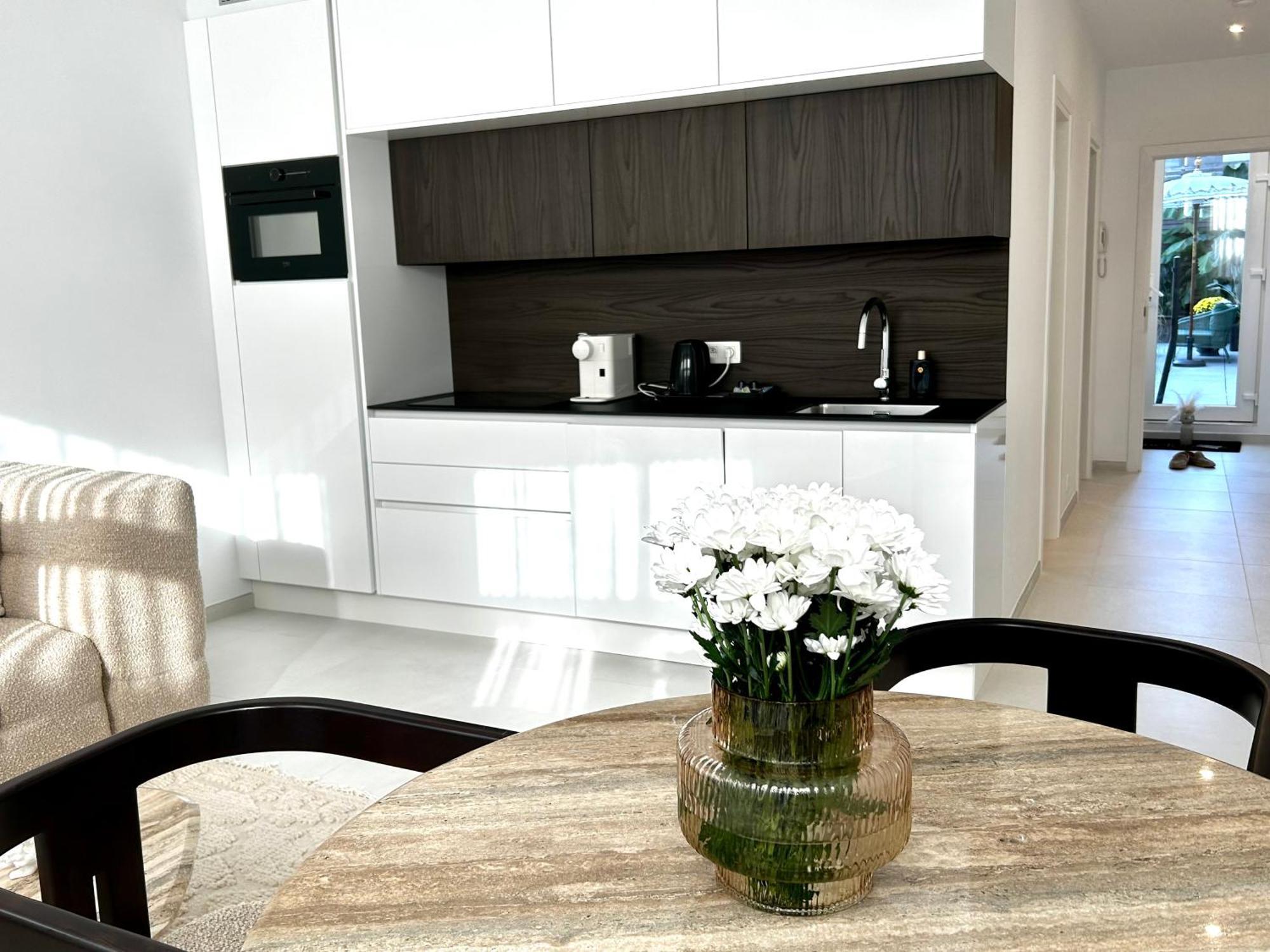 Phoenix Garden Apartment Mons Exterior photo